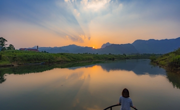 DU THUYỀN NGẮM HOÀNG HÔN PHONG NHA 