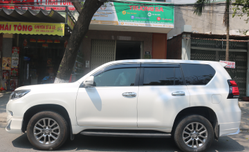 Dịch vụ cho thuê xe 7 chỗ Land Cruiser tại Đà Nẵng đời mới
