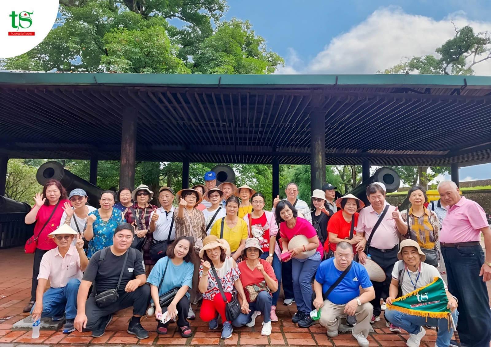 Tour_Huế_1_ngày_giá_rẻ_2025