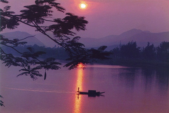 tour du lịch đến Huế 1 ngay