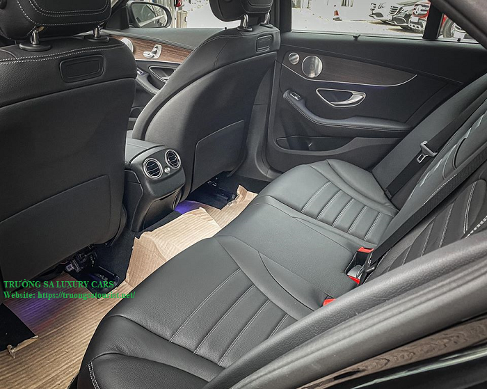 cho-thue-xe-4-cho-mercedes-benz-c200-tai-da-nang-(3)