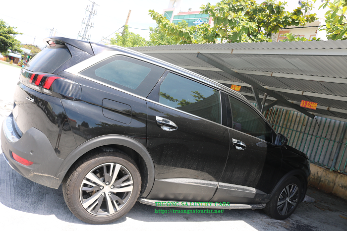 cho-thue-xe-7-cho-peugeot-5008-tai-da-nang-(1)