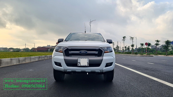 cho-thue-xe-ban-tai-ford-ranger-chay-su-kien-quang-cao-tai-da-nang-(2)