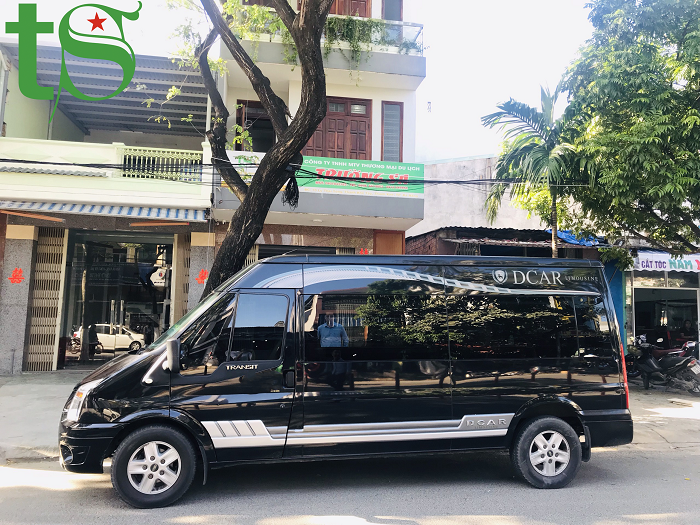 cho-thue-xe-dcar-limousine-9-cho-tai-hoi-an-da-nang-(1)