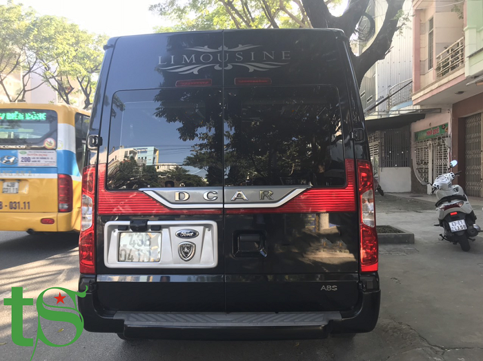 cho-thue-xe-dcar-limousine-9-cho-tai-hoi-an-da-nang-(4)