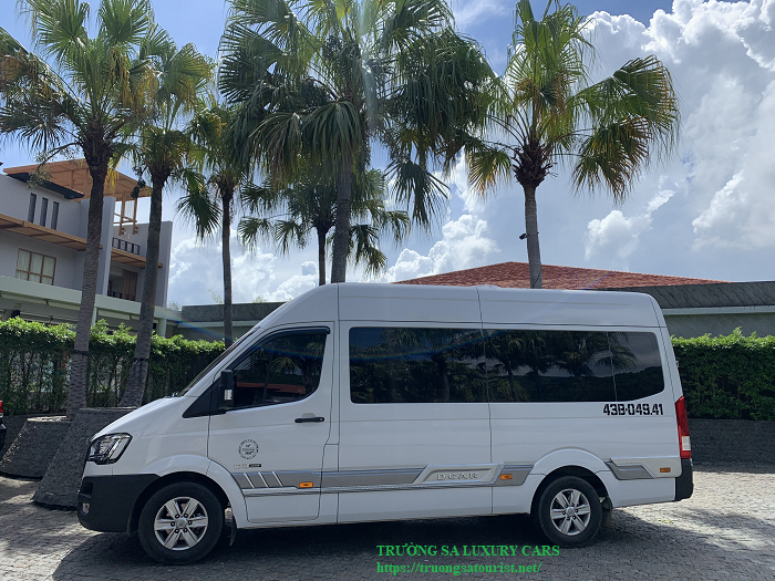 cho-thue-xe-dcar-solati-limousine-12-cho-di-ba-na-(1)