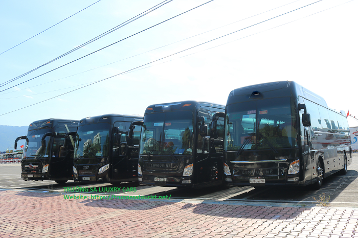 cho-thue-xe-dcar-universe-limousine-29-cho-tai-da-nang-(2)