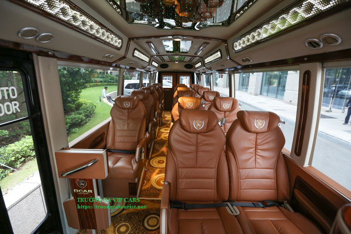 cho-thue-xe-fuso-dcar-limousine-17-cho-tai-da-nang-(2)