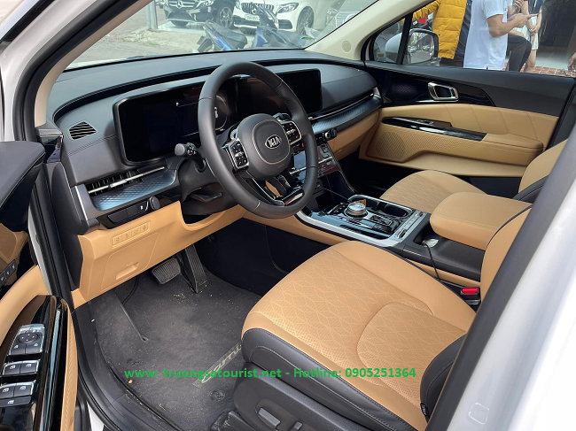 cho-thue-xe-kia-carnival-sedona-tai-da-nang-gia-re-(2)