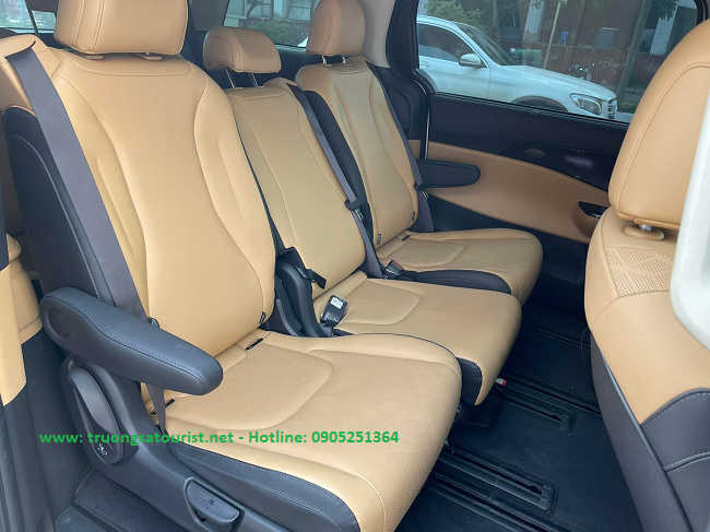 cho-thue-xe-kia-carnival-sedona-tai-da-nang-gia-re-(4)