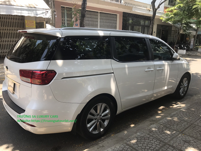 cho-thue-xe-kia-sedona-7-cho-vip-tai-da-nang-(2)