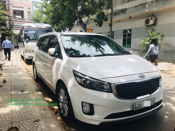 cho-thue-xe-kia-sedona-7-cho-vip-tai-da-nang-(3)