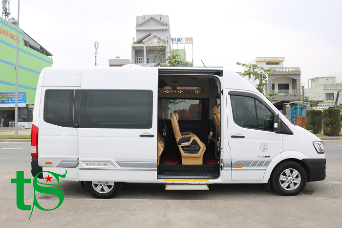 cho-thue-xe-limousine-12-cho-tai-quy-nhon-(1)