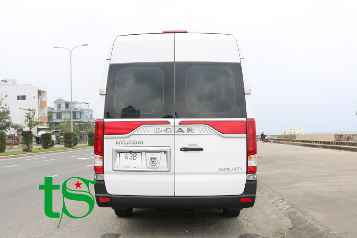 cho-thue-xe-limousine-12-cho-tai-quy-nhon-(4)