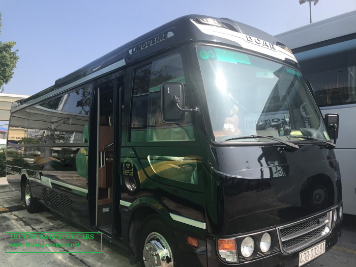 cho-thue-xe-limousine-16-cho-tai-da-nang-hue-hoi-an-(1)