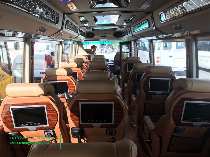cho-thue-xe-limousine-16-cho-tai-da-nang-hue-hoi-an-(2)