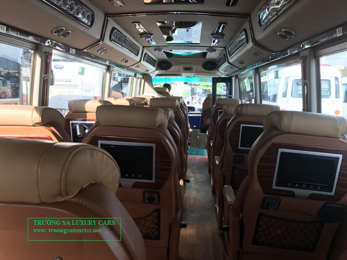 cho-thue-xe-limousine-16-cho-tai-da-nang-hue-hoi-an-(4)