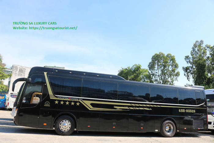 cho-thue-xe-limousine-29-cho-vip-tai-da-nang-(3)