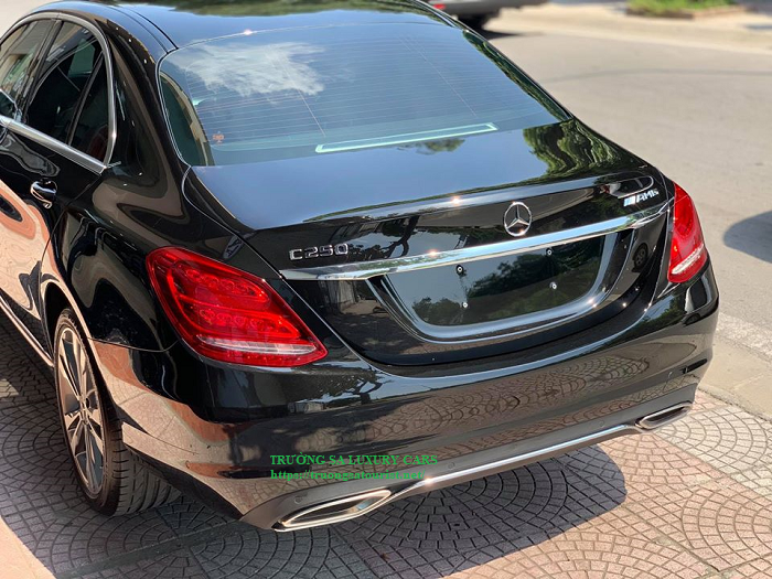 cho-thue-xe-mercedes-benz-c250-tai-da-nang-(4)