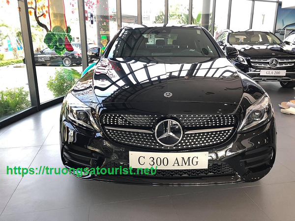 cho-thue-xe-mercedes-benz-c300-amg-tai-da-nang-(1)