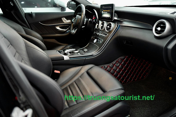 cho-thue-xe-mercedes-benz-c300-amg-tai-da-nang-(2)