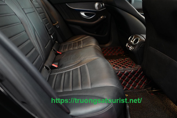 cho-thue-xe-mercedes-benz-c300-amg-tai-da-nang-(3)