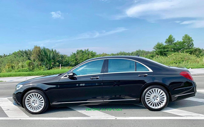 cho-thue-xe-mercedes-benz-s500-tai-da-nang-(3)