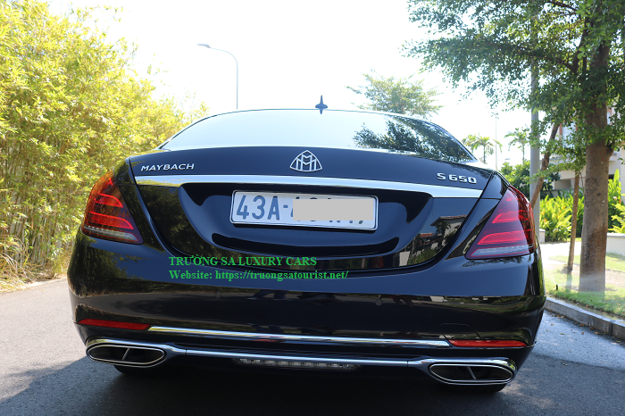 cho-thue-xe-mercedes-s650-maybach-don-san-bay-tai-da-nang-(4)