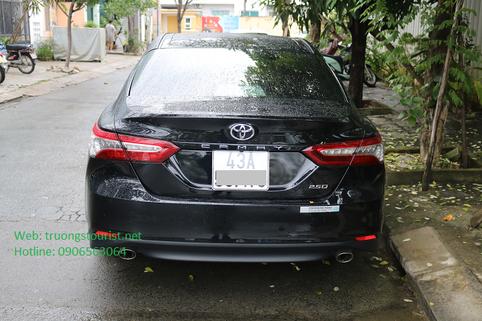 cho-thue-xe-toyota-camry-4-cho-tai-da-nang-di-hue-(3)