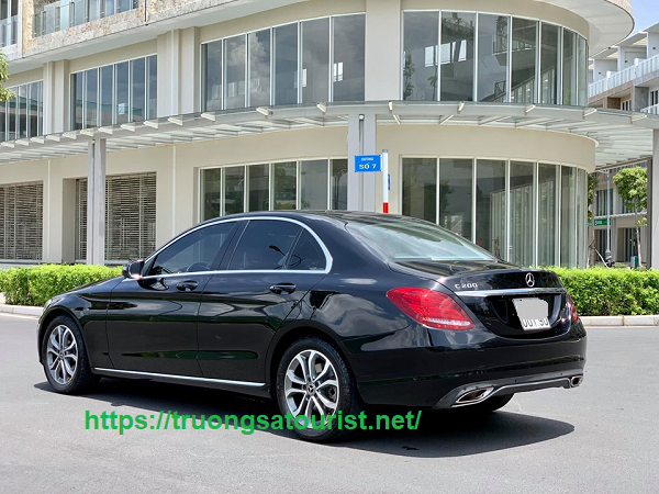 cho-thue-xe-vip-mercedes-benz-c200-tai-da-nang-(2)