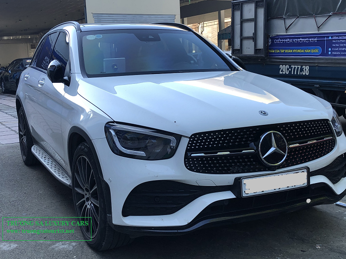 cho-thue-xe-vip-mercedes-benz-glc-200-tai-da-nang-hoi-an-(1)