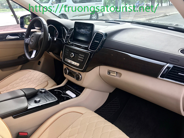cho-thue-xe-vip-mercedes-gls-350-tai-da-nang-(1)