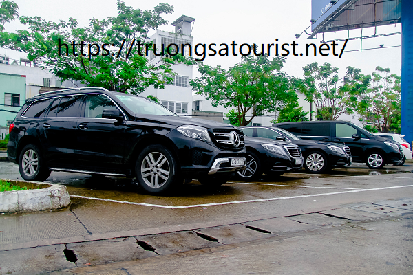 cho-thue-xe-vip-mercedes-gls-350-tai-da-nang-(3)
