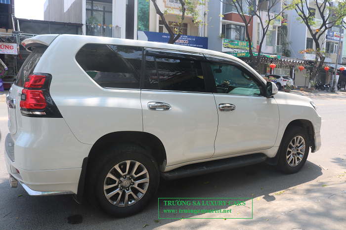 dich-vu-cho-thue-xe-7-cho-land-cruiser-tai-da-nang-doi-moi-(4)