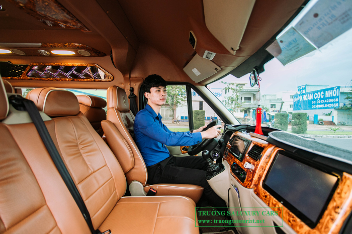 dich-vu-cho-thue-xe-dcar-limousine-9-cho-tai-da-lat-(2)