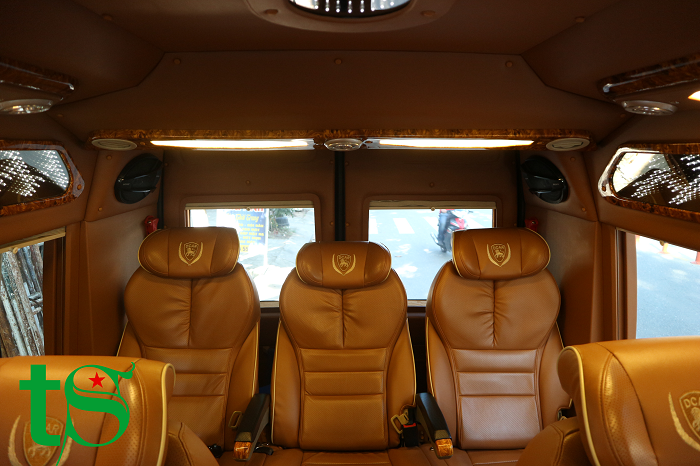 dich-vu-cho-thue-xe-dcar-limousine-9-cho-tai-quang-binh-(3)