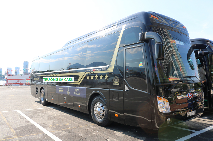 dich-vu-cho-thue-xe-limousine-29-cho-tai-da-nang-(1)