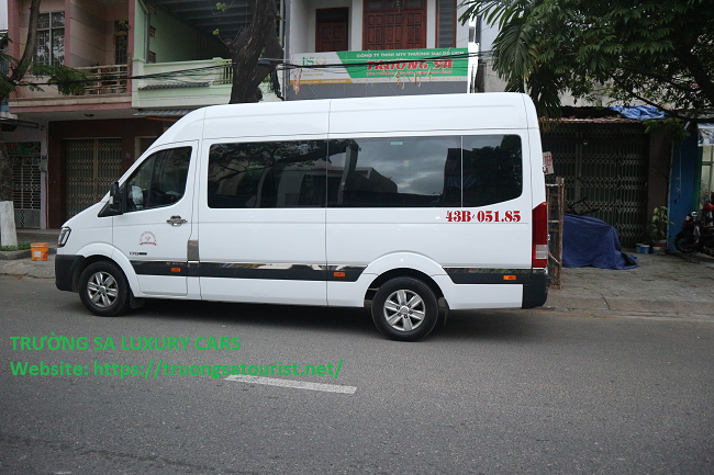 dich-vu-cho-thue-xe-solati-limousine-12-cho-di-hue-(1)