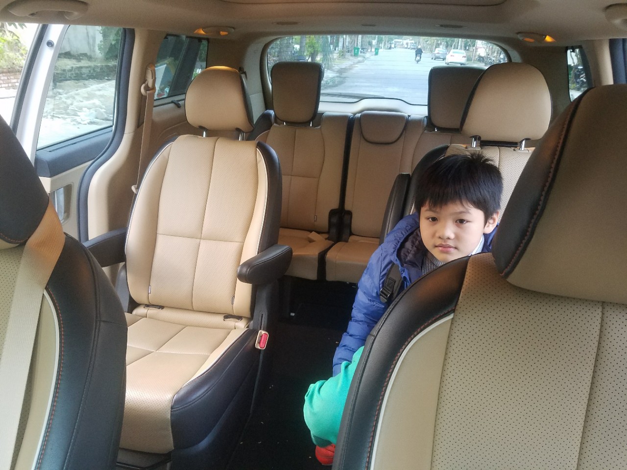 Nội thất xe sedona rộng rãi 