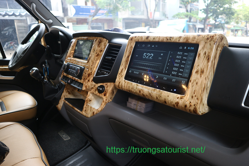 thue-xe-12-cho-hyundai-solati-limousine-tai-da-nang-(2)