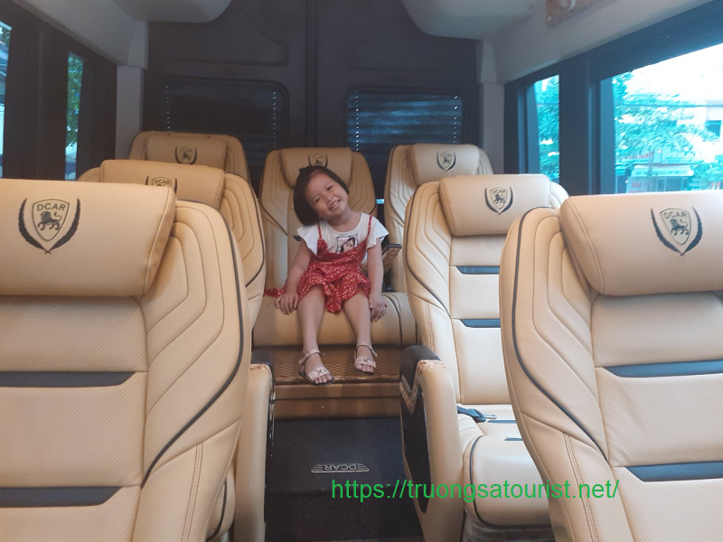 thue-xe-12-cho-hyundai-solati-limousine-tai-da-nang-(3)