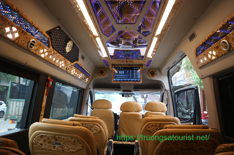 thue-xe-12-cho-hyundai-solati-limousine-tai-da-nang-(5)