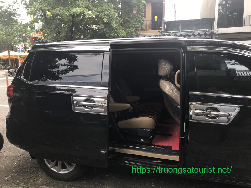 thue-xe-7-cho-kia-sedona-tai-da-nang-(2)