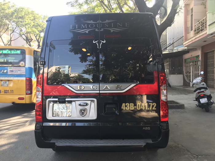 thue-xe-9-cho-dcar-ford-limousine-tai-da-nang-(4)