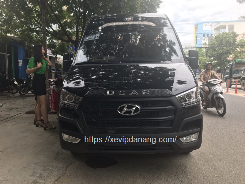 thue-xe-9-cho-hyundai-solati-limousine-da-nang-(1)