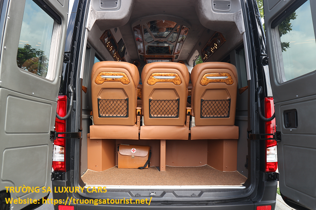thue-xe-cao-cap-solati-limousine-9-cho-tai-da-nang-(4)
