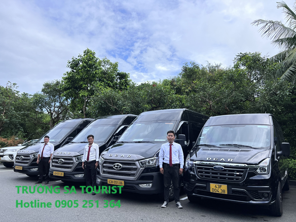 thue-xe-da-nang-limousine-9-cho-(4)