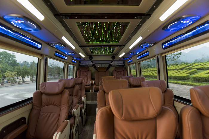 thue-xe-dcar-limousine-tai-da-nang-9-cho-12-cho-16-cho-(4)