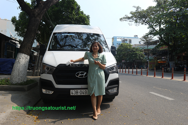 thue-xe-dcar-solati-limousine-12-cho-tai-da-nang-(1)