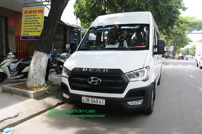 thue-xe-dcar-solati-limousine-12-cho-tai-hoi-an-da-nang-(2)